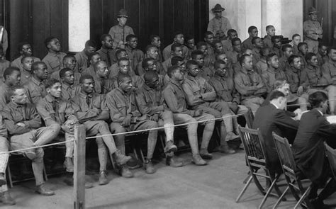 Black soldiers executed for 1917 Houston Riots get new headstones ...