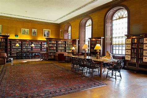 A look inside: Undergraduate House libraries — Harvard Gazette