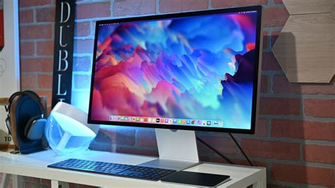 Apple Studio Display review: How badly do you want an all-Apple experience? - Dans Tutorials