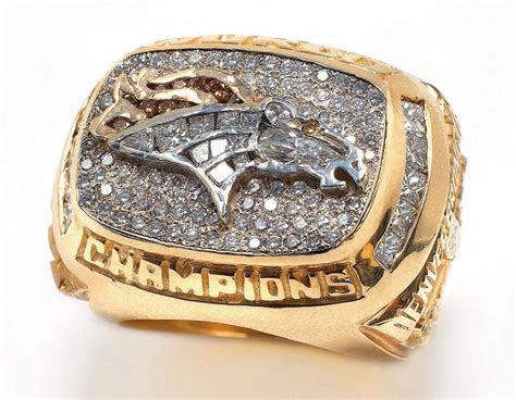 Jamal Lewis' Super Bowl ring sells for $50,820 at auction - Sports Illustrated