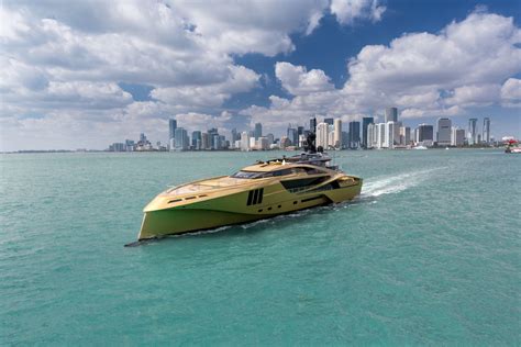 This Golden Yacht is the Most Beautiful Boat You’ll Ever See | Luxury ...