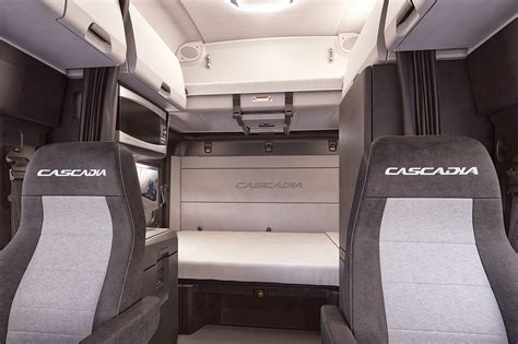 2013 Freightliner Cascadia Interior | Brokeasshome.com