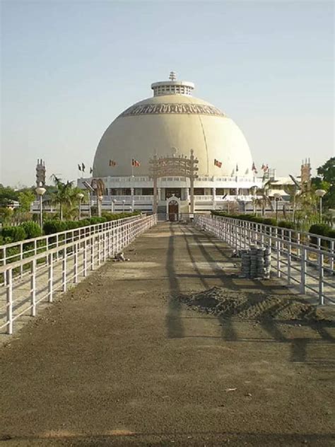 नागपुर में दीक्षाभूमि स्तूप - Deekshabhoomi Stupa in Nagpur in Hindi ...