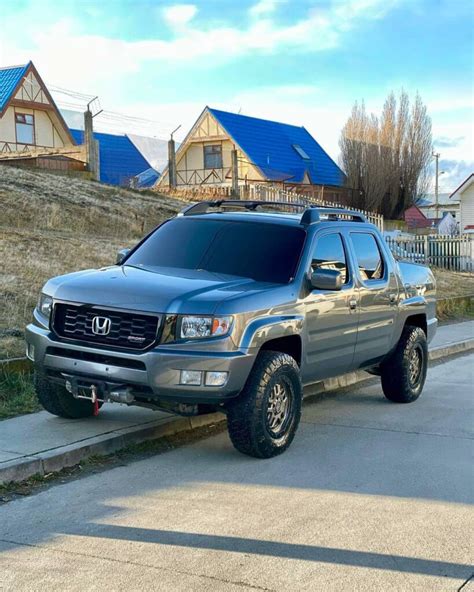 Lifted Honda Ridgeline Off road Build on 32-33 Inch Tires + 3" Lift - offroadium.com