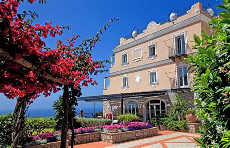 Hotel Luna | Italy hotels, Capri italy, Days hotel