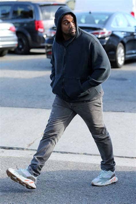 Kanye West Steps Out in Never-Before-Seen YEEZY BOOST 700 Wave Runners - VIBZN | Yeezy outfit ...