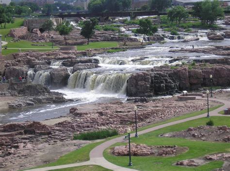 The falls in Sioux Falls | Places to go, South dakota travel, Places to travel