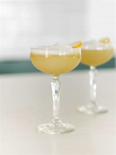 Whiskey Sour Cocktail Recipe - The Effortless Chic