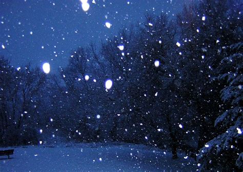 Snowy Night at Home audio atmosphere | Blue christmas background, Night background, Snow night