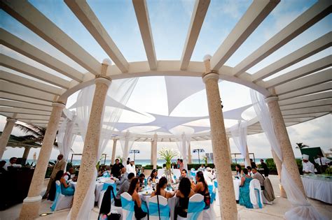 Cancun Wedding Guide - Destination Wedding Details