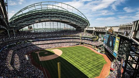 Visit Milwaukee - Miller Park