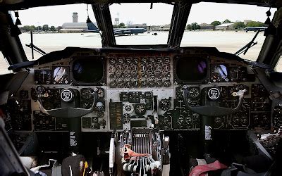 Free Widescreen Wallpapers: B-52 Bomber Cockpit 1680 x 1050 Widescreen ...