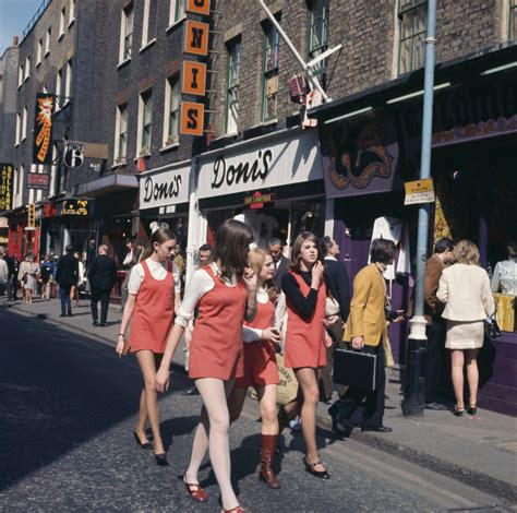 These stunning photos show London’s fabulous street style in the 1960s - Rare Historical Photos