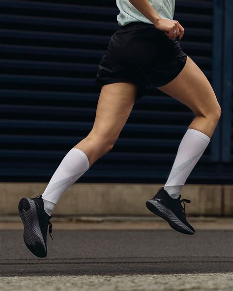 Nike Epic React Flyknit 2 Women's Running Shoes. Nike.com | Womens ...