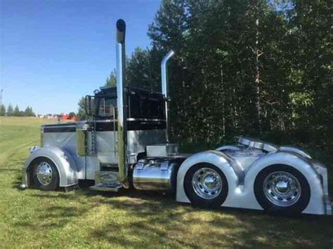 Peterbilt 379 Custom Sleeper Interior