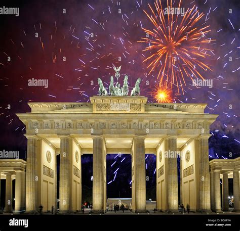 Brandenburg Gate, fireworks, Berlin Stock Photo - Alamy