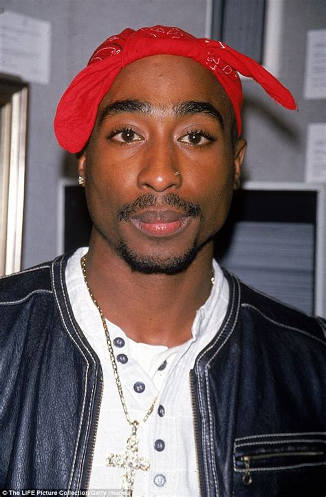 Selfie 'proves' iconic rapper Tupac Shakur is alive and well | Daily Mail Online