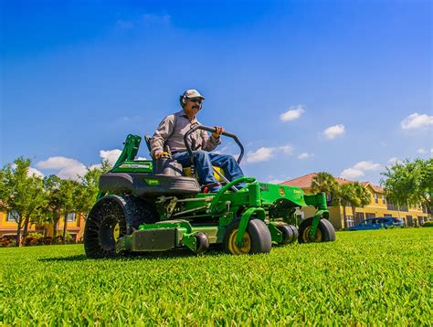 Lawn Mowing Service | Greenscapes of Southwest Florida, Inc.