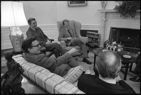 Vice President Walter Mondale meets with President Jimmy Carter and White House staff | MNopedia