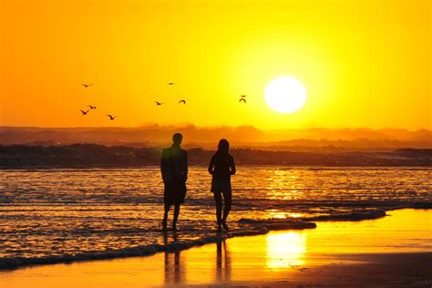 Sunset Wallpapers Hd A29 - Sunset Couple Hd (#1883685) - HD Wallpaper & Backgrounds Download