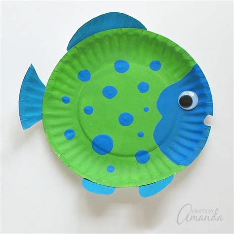 Paper Plate Tropical Fish: a vibrant and fun paper plate kid's craft!