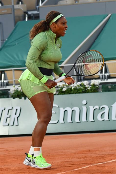 Serena Williams Pops in Neon Green Skirt & Custom Nikes at French Open – Footwear News