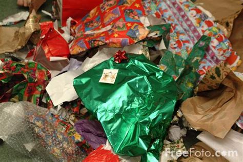 Living Well with Charise: What to do with all that left over wrapping paper, bows, and ribbon?