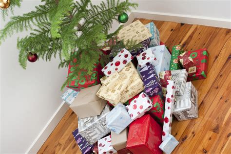 Photo of Huge pile of Christmas gifts under the tree | Free christmas images