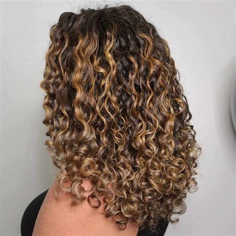 25 Balayage Ideas for Curly Hair That Make You Look Like Superstar