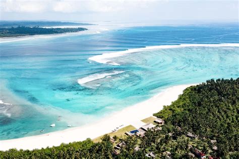 Surf Vacation Mentawai: Riding the Waves in Paradise