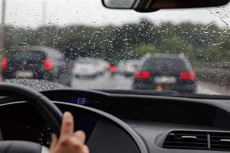 8 Ways To Drive More Safely In The Florida Rain | The Florida Law Group