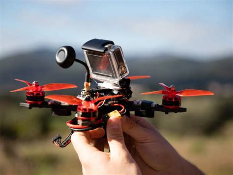 FPV Drones vs. Regular Drones (Explained for Beginners) – Droneblog