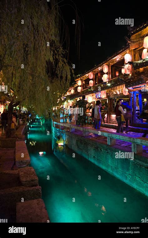 Nightlife in lijiang Stock Photo - Alamy