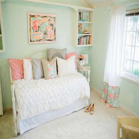 Bedroom Mint Green Paint – The Urban Decor