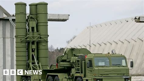 Ukraine Crimea: Russia sends new air defence missiles - BBC News