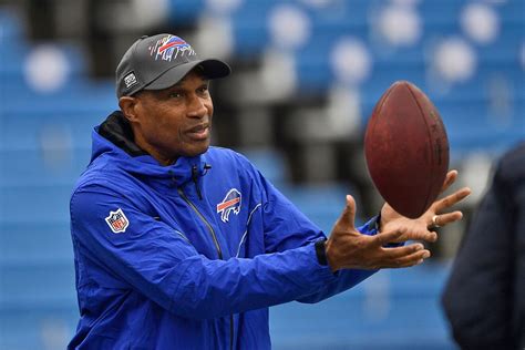 Buffalo Bills defensive coordinator Leslie Frazier decides to take a ...