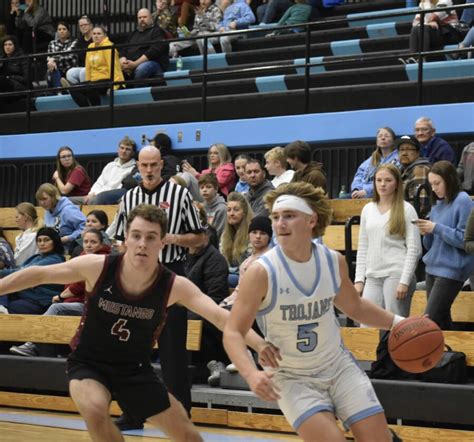 South Tama boys fall in tough battle against Mount Vernon | News ...