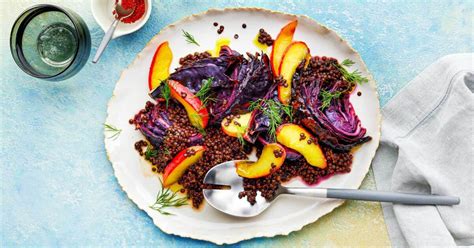 Linsensalat mit Rotkohl und Apfel | Schrot&Korn