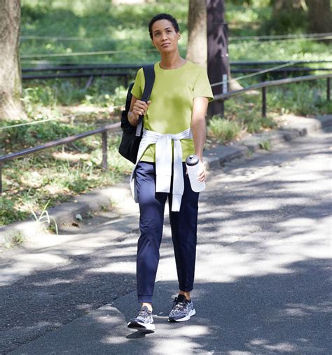 Arriba 81+ imagen jogging outfit female - Abzlocal.mx