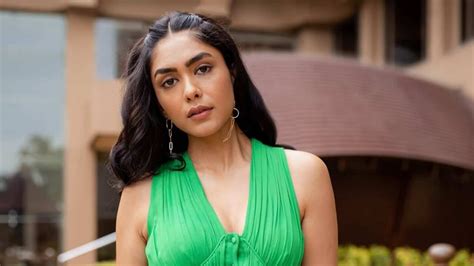 Sita Ramam Actress Mrunal Thakur Is In Massive Demand In South Cinema ...