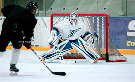 Mastering the Shootout: 5 Tips for Goalies