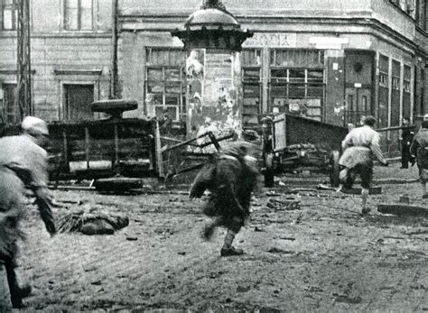 Rare photos from the Warsaw Uprising of 1944 - Rare Historical Photos