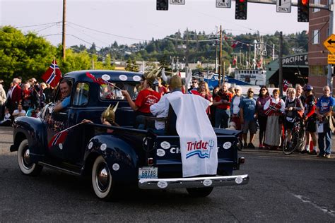 Photos: 17th of May Parade brings thousands to Ballard | Seattle Refined