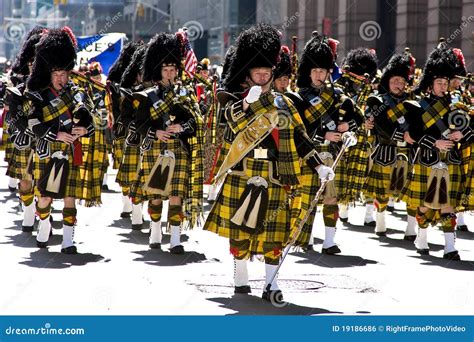 Scottish Bagpipe Band editorial photo. Image of celtic - 19186686