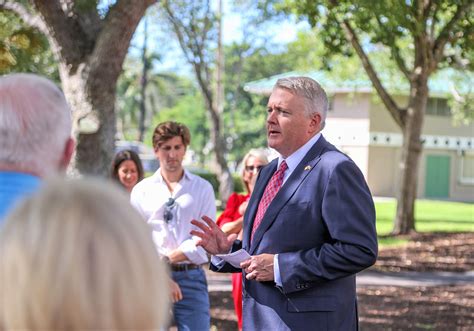 Naples mayoral candidate attracts City Council candidates - Gulfshore ...