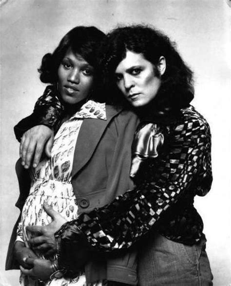 24 Romantic Photos of Marc Bolan and His Girlfriend Gloria Jones From ...