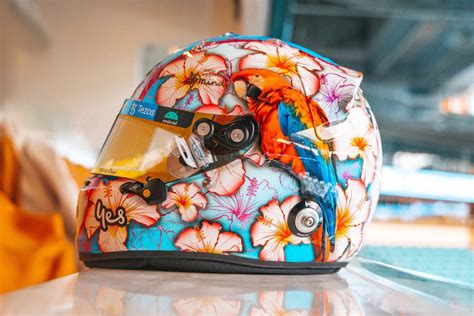 Ricciardo reveals unique new helmet design for Miami – Art of Helmets