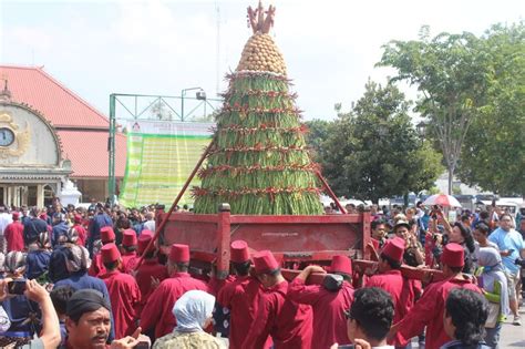 34+ Upacara Adat Jawa Timur Beserta Penjelasan dan Gambar {Lengkap ...