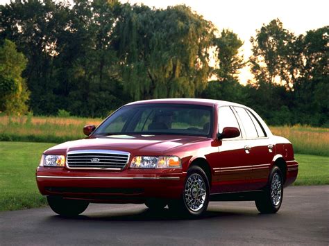 Car in pictures – car photo gallery » Ford Crown Victoria 1998 Photo 31