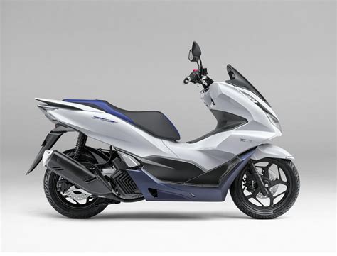 New Honda PCX range of scooters (including a hybrid) introduced in Japan